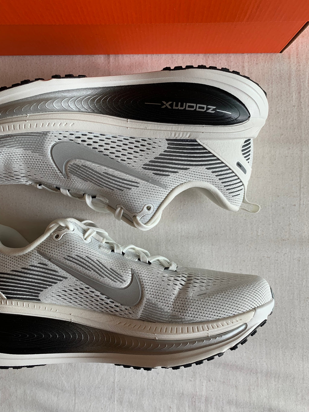 Nike Vomero 18 "Summit White Silver"
