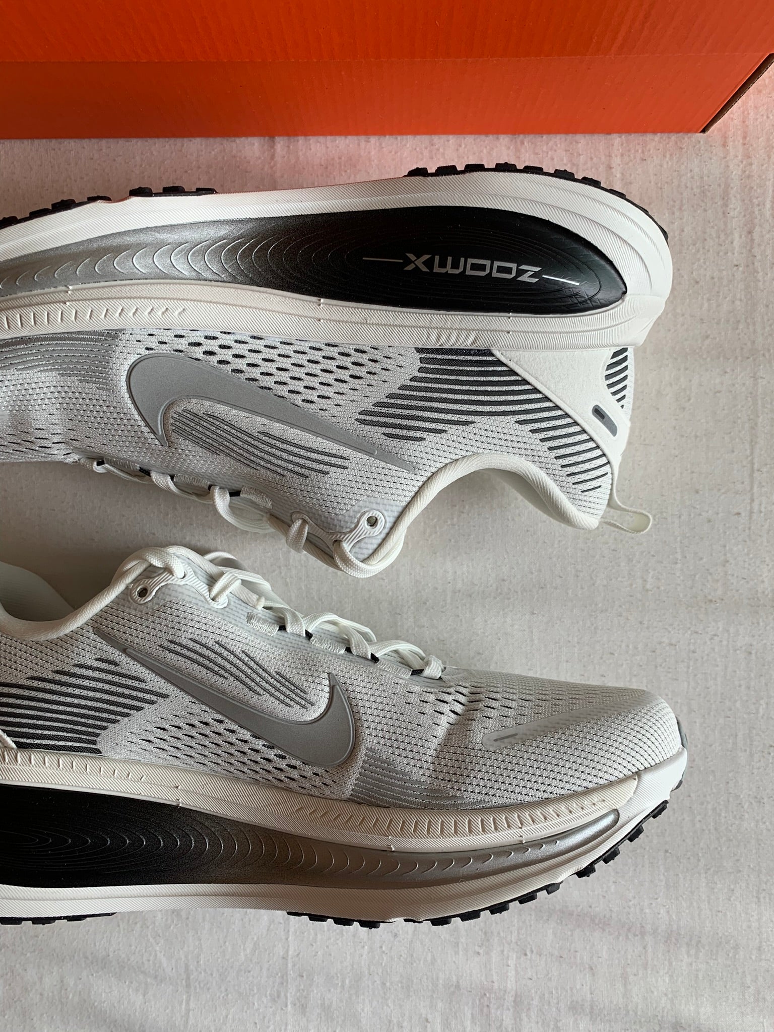 Nike Vomero 18 "Summit White Silver"