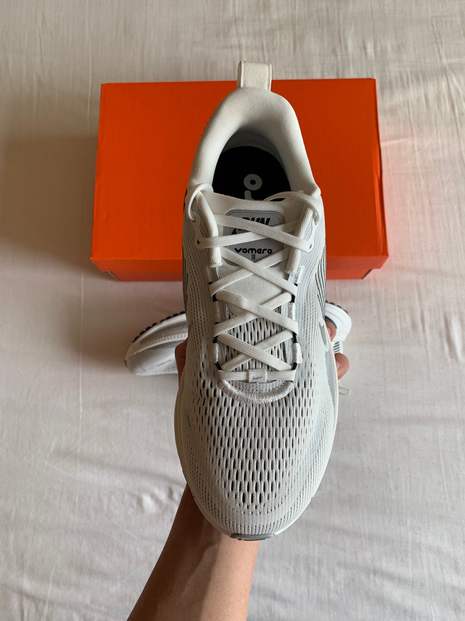 Nike Vomero 18 "Summit White Silver"