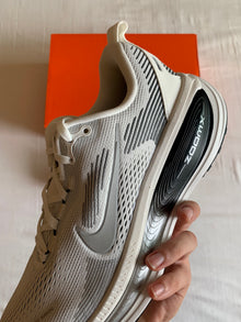 Nike Vomero 18 "Summit White Silver"