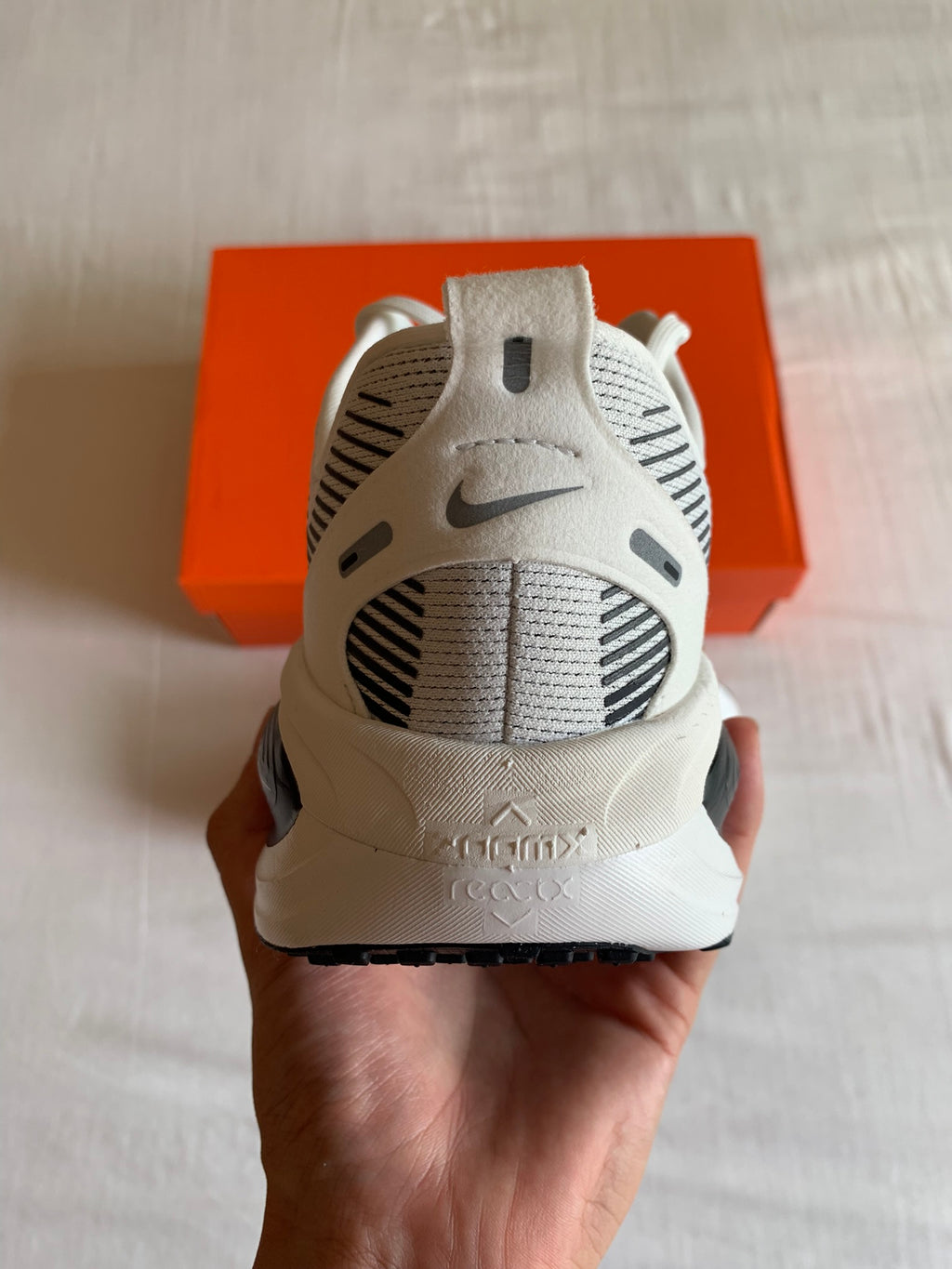 Nike Vomero 18 "Summit White Silver"
