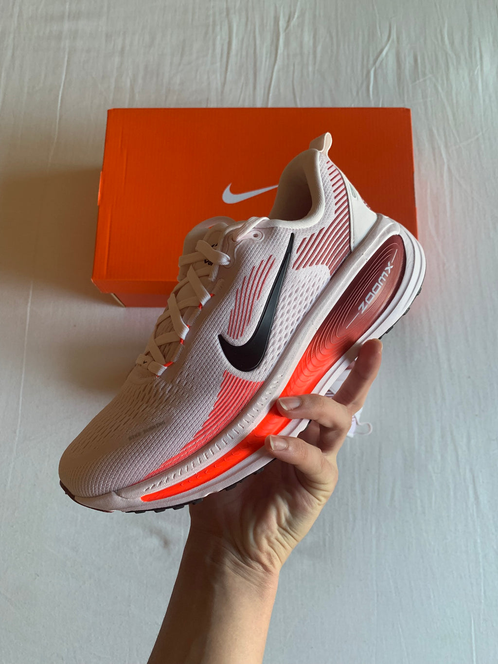 Nike Vomero 18 W "Pearl Pink Crimson"