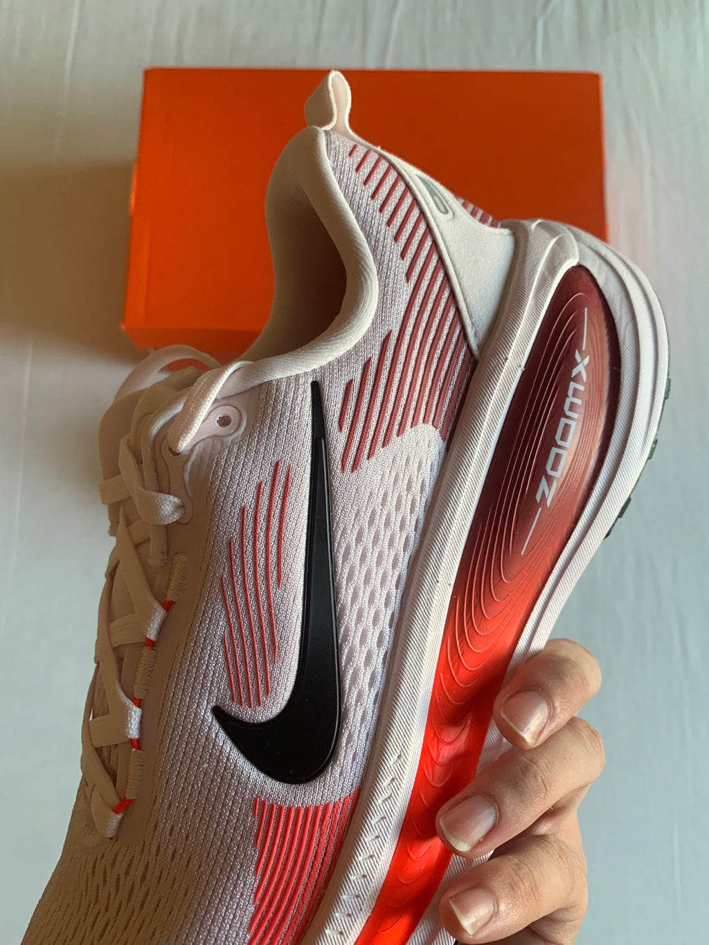 Nike Vomero 18 W "Pearl Pink Crimson"