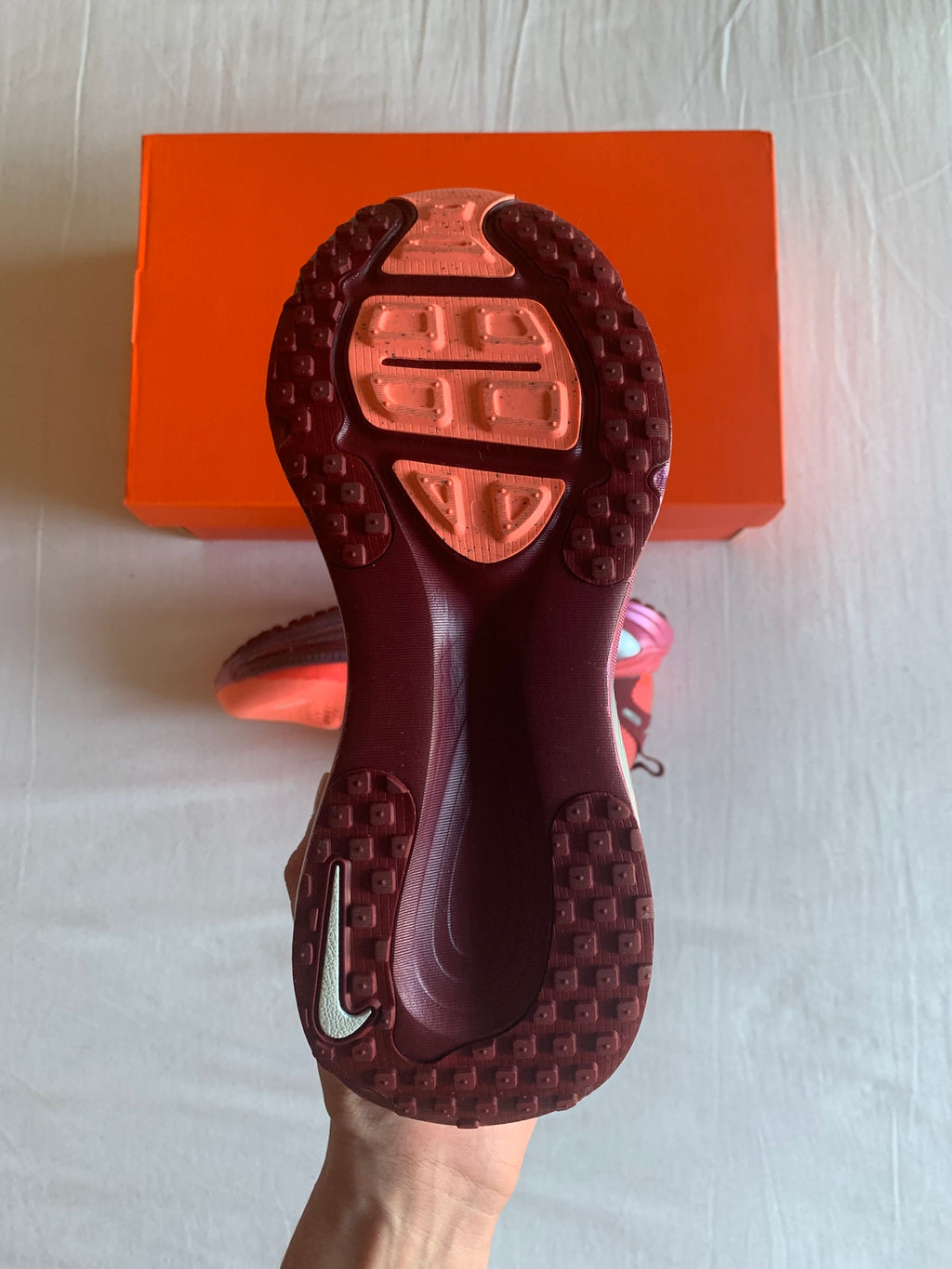 Nike Vomero 18 SE W "Light Redwood"