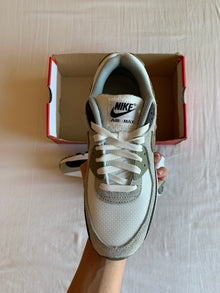 Nike Air Max 90 "Silver Sage"