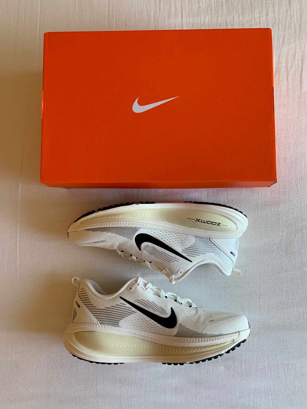Nike Vomero 18 "Coconut Milk"