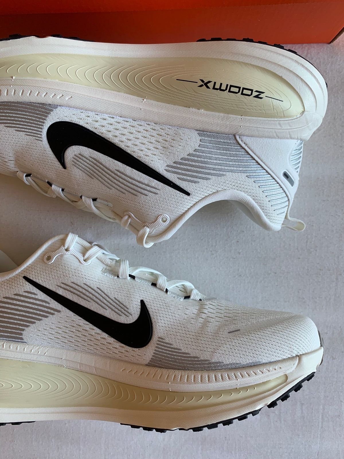 Nike Vomero 18 "Coconut Milk"