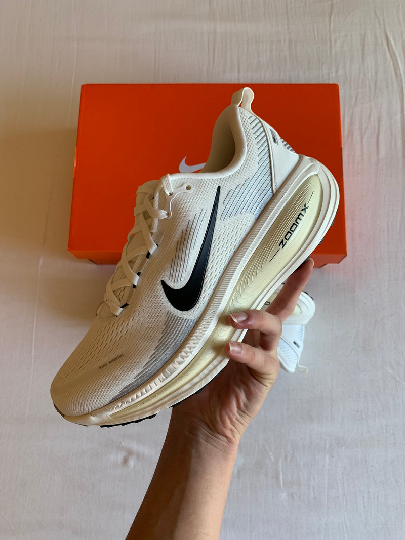 Nike Vomero 18 "Coconut Milk"