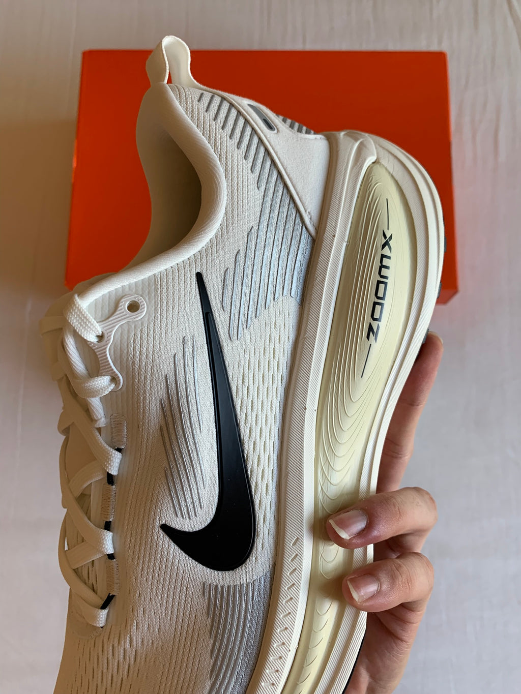 Nike Vomero 18 "Coconut Milk"