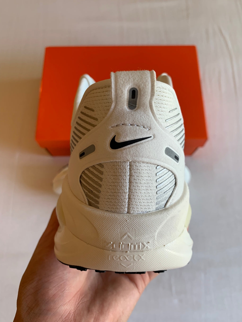 Nike Vomero 18 "Coconut Milk"
