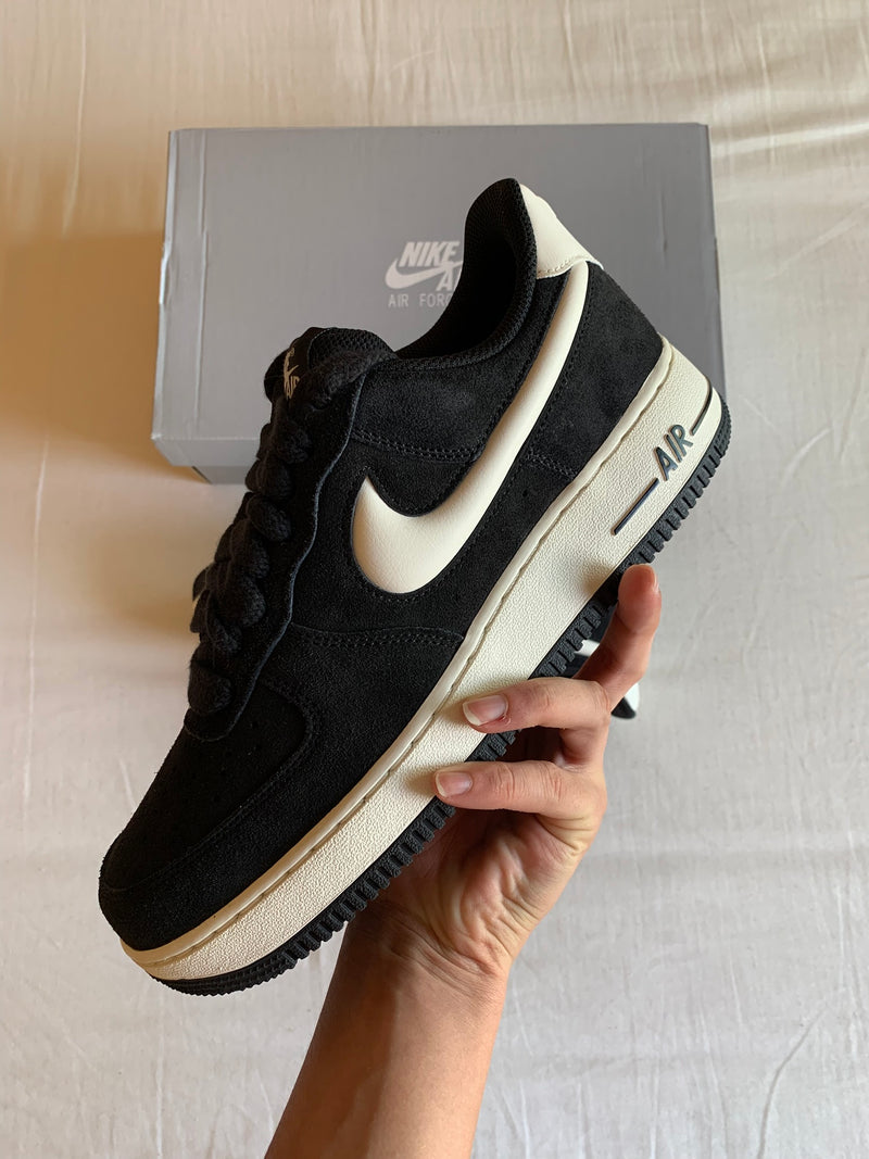 Nike Air Force 1 07 LV8 "Black Sail"