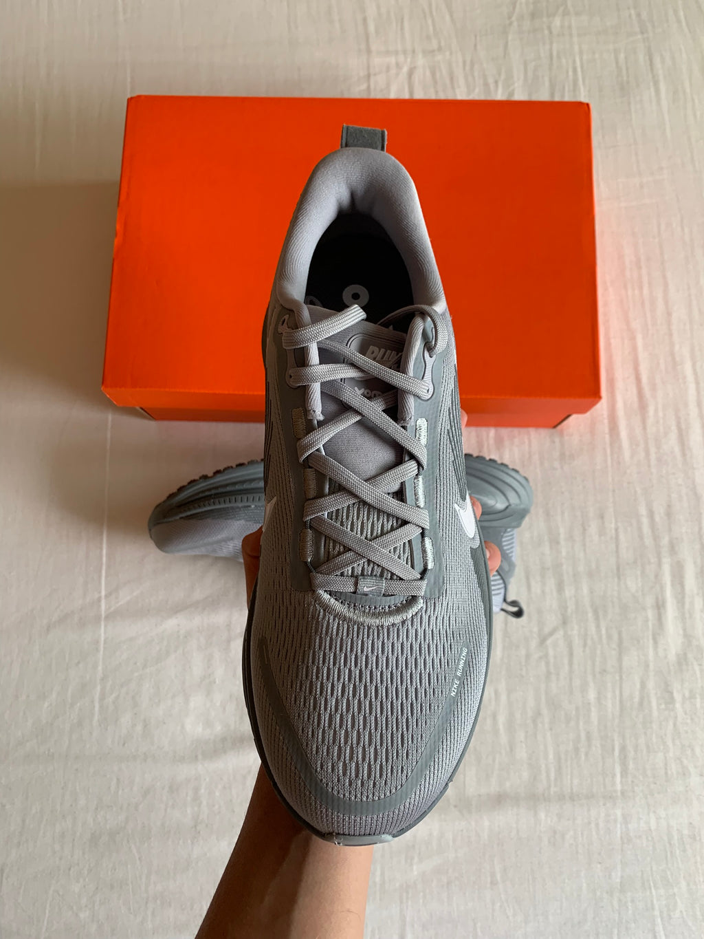Nike Vomero 18 "Wolf Grey Pure Platinum"