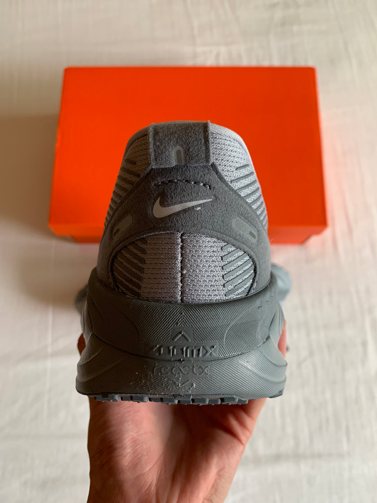 Nike Vomero 18 "Wolf Grey Pure Platinum"
