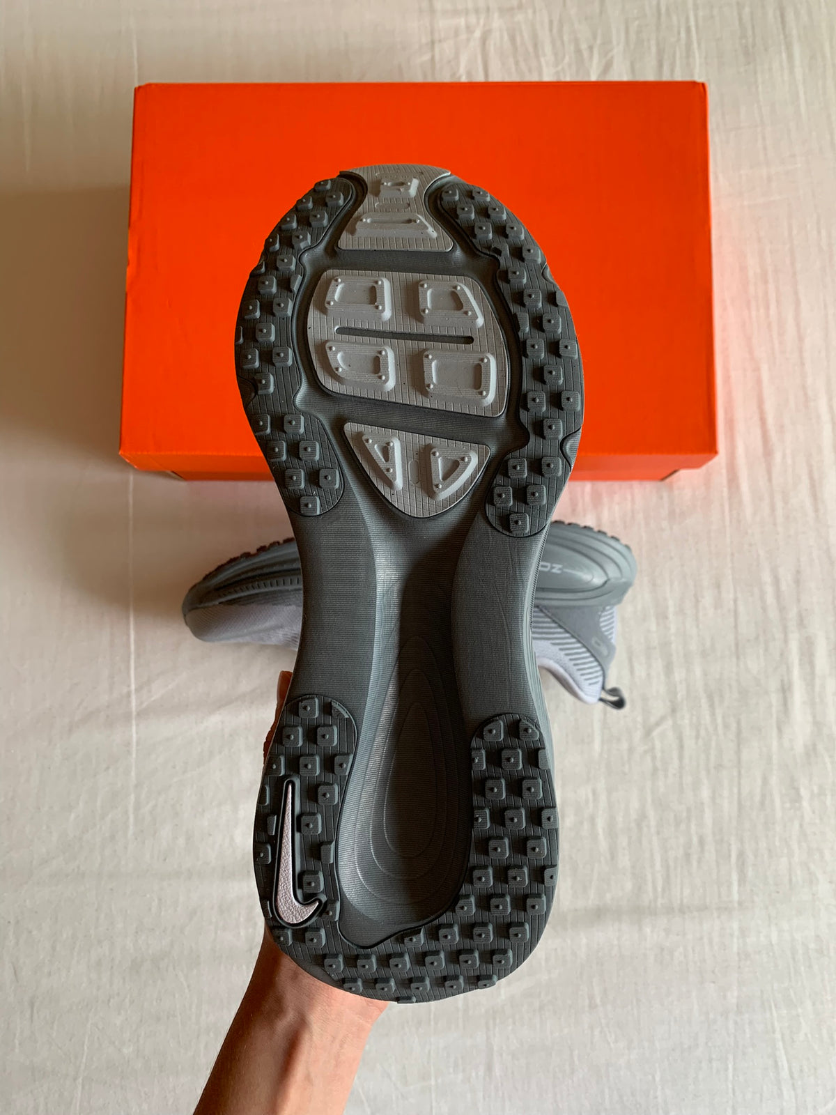 Nike Vomero 18 "Wolf Grey Pure Platinum"