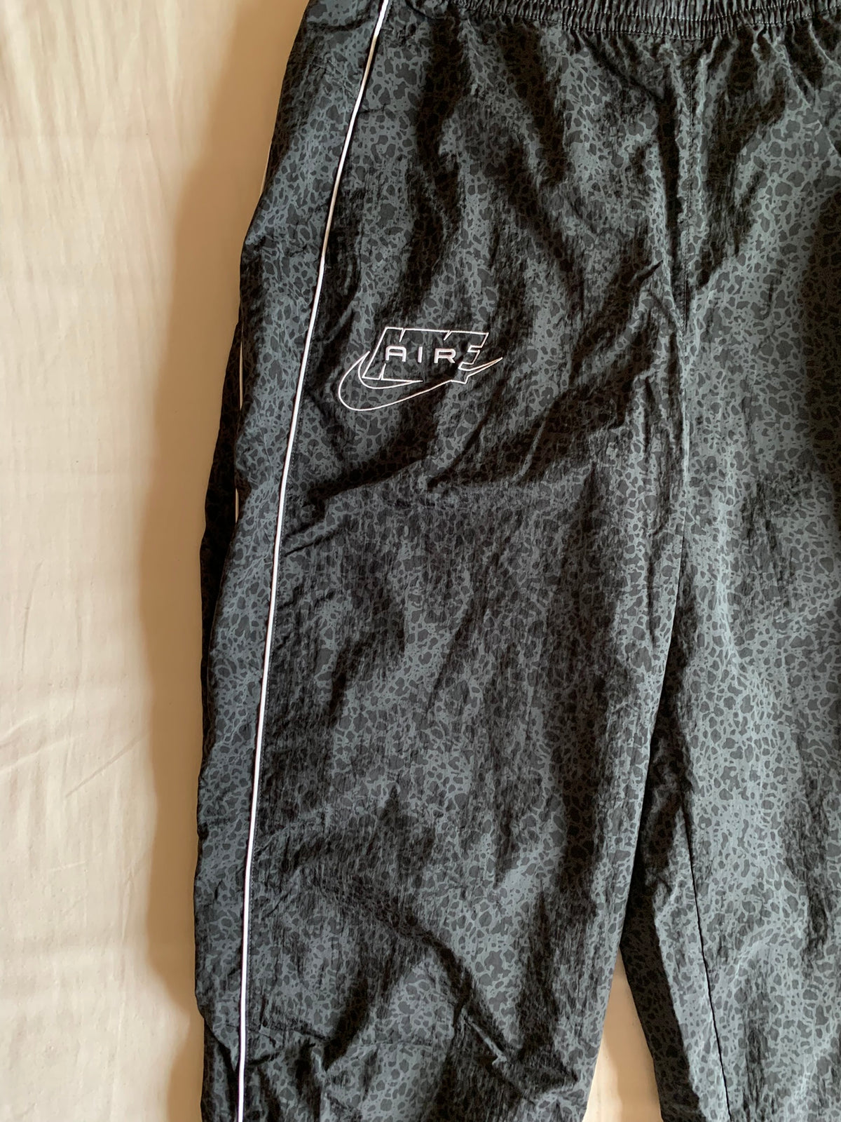 Pantalón Air Safari Print "Negro"