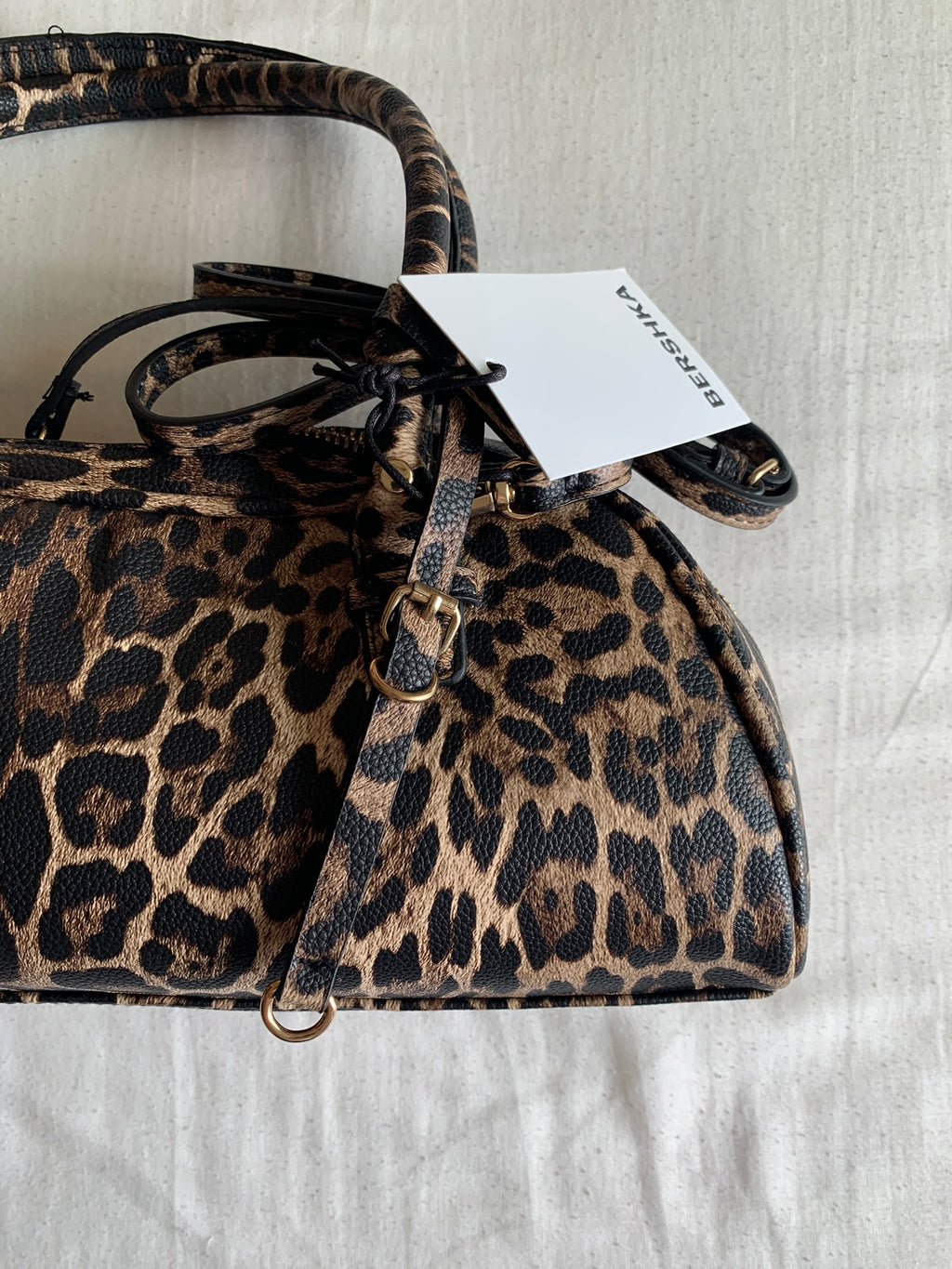 Bolso Bowling Bershka Leopardo