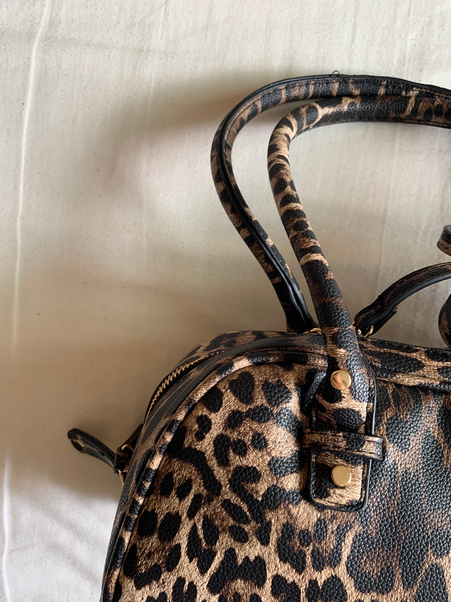 Bolso Bowling Bershka Leopardo