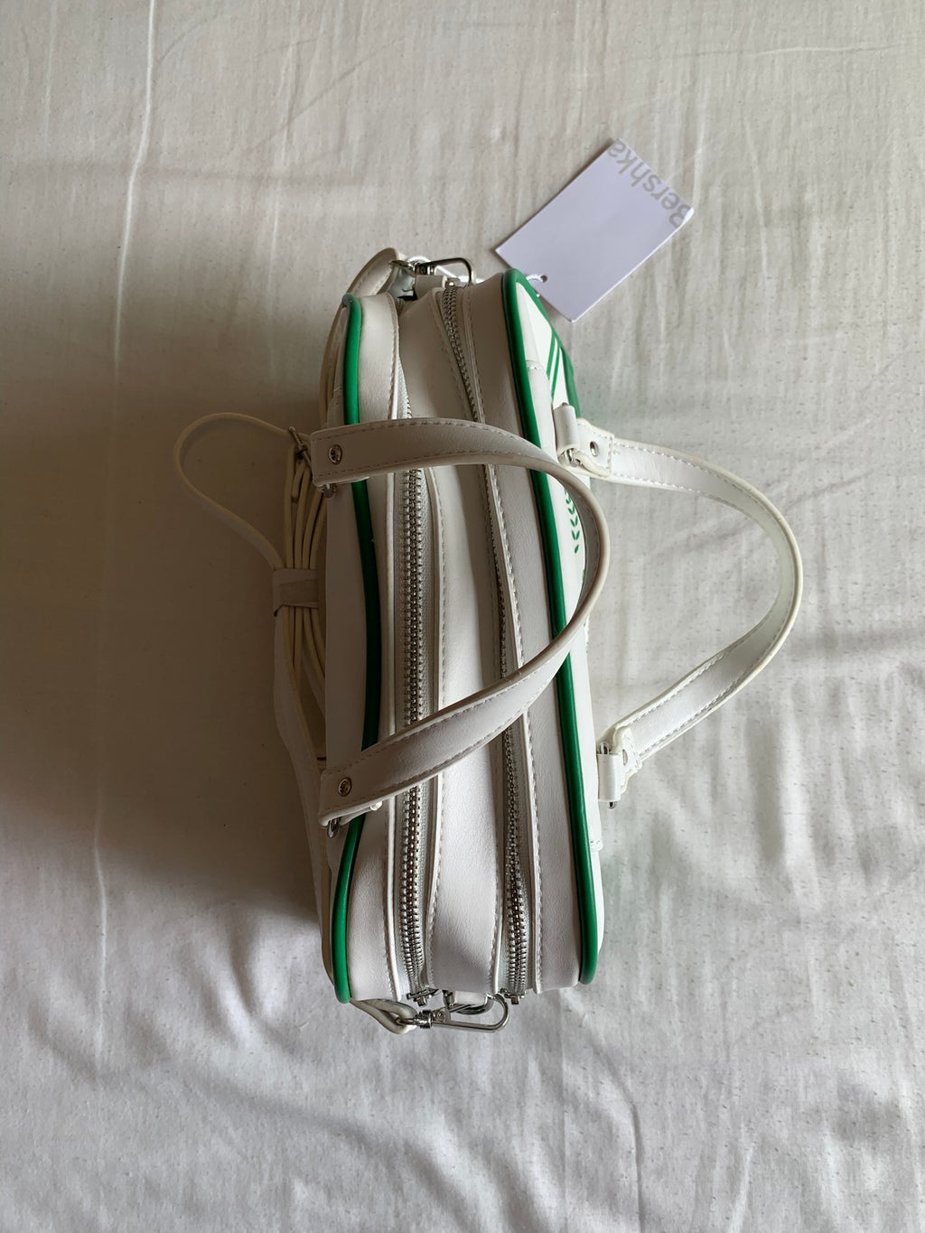 Bolso Bowling Bershka New York 1998 Blanco y Verde