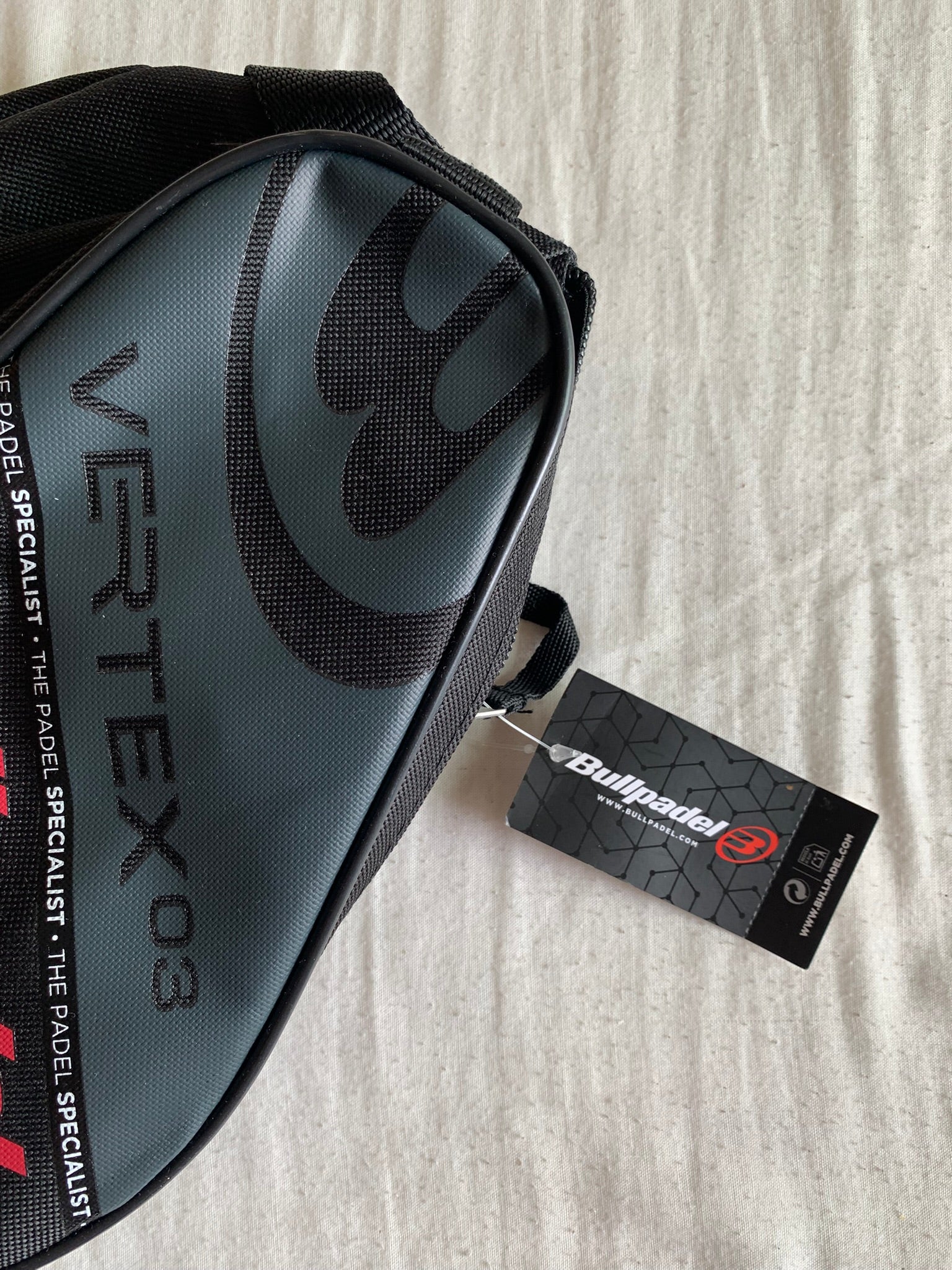 Paletero Bullpadel Vertex 03