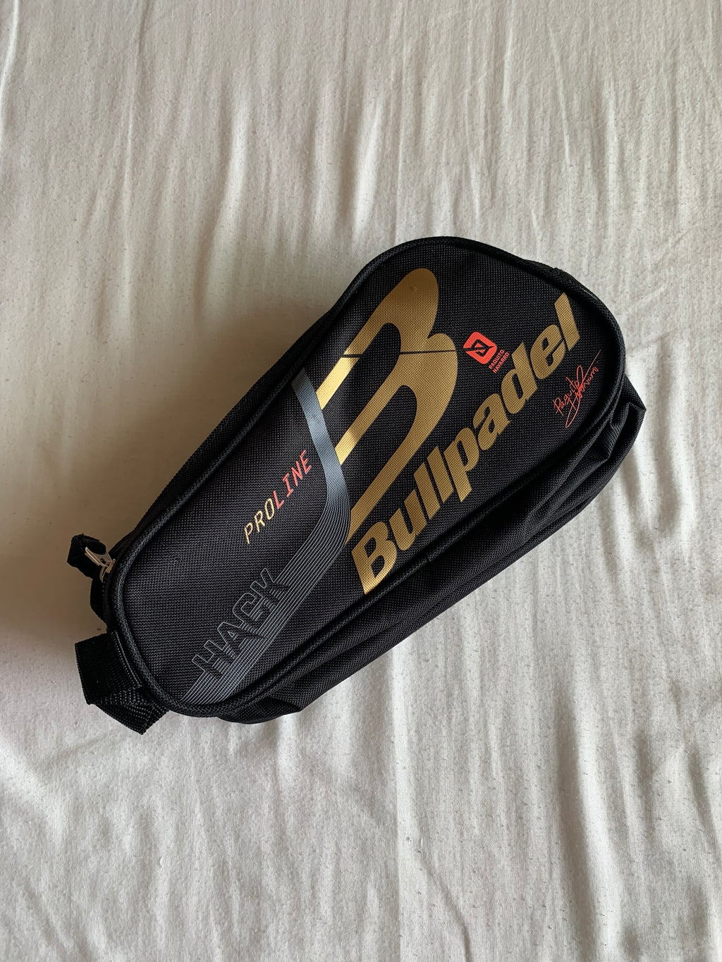 Funda de Pala Bullpadel Negra y Dorada