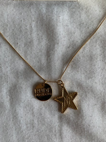 Collar Nude Project Dorado Estrella y Moneda