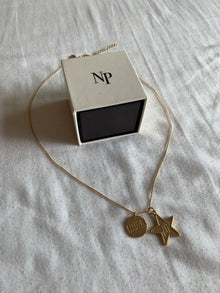 Collar Nude Project Dorado Estrella y Moneda