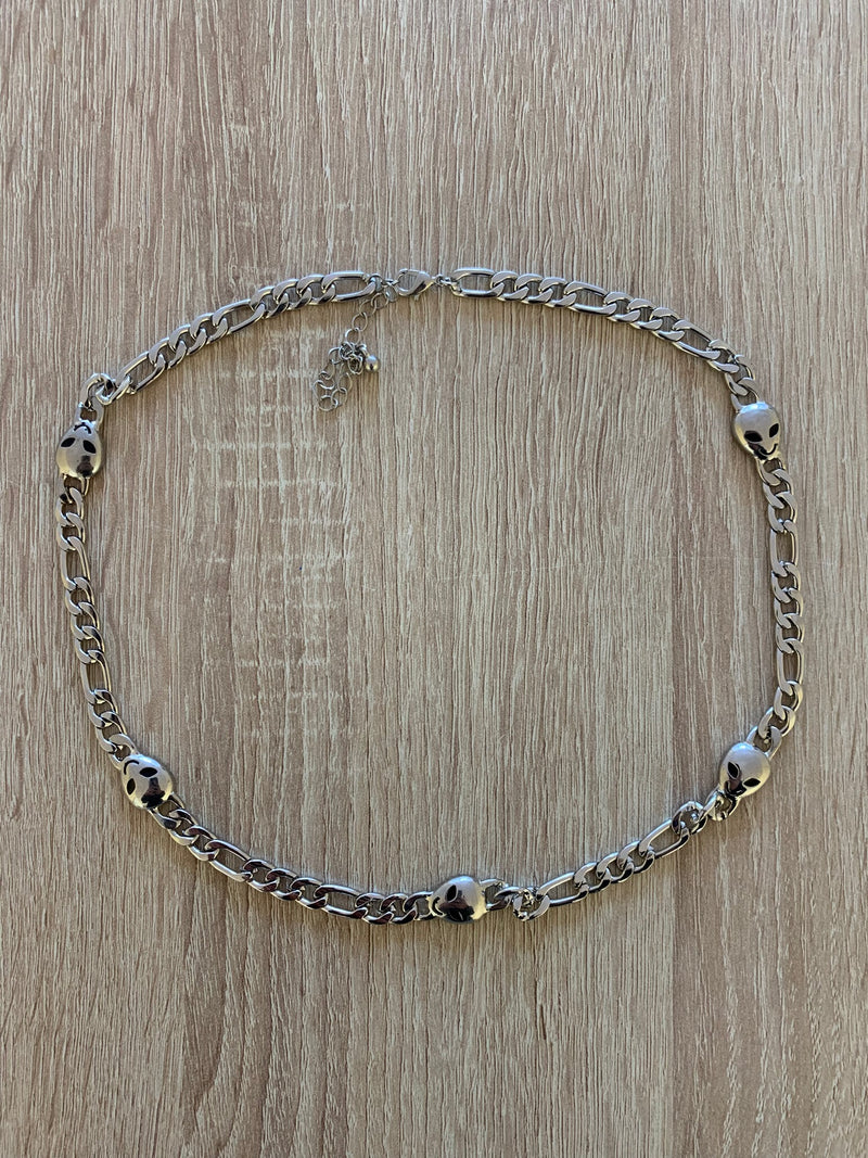 Collar con Calaveras "Plateado"