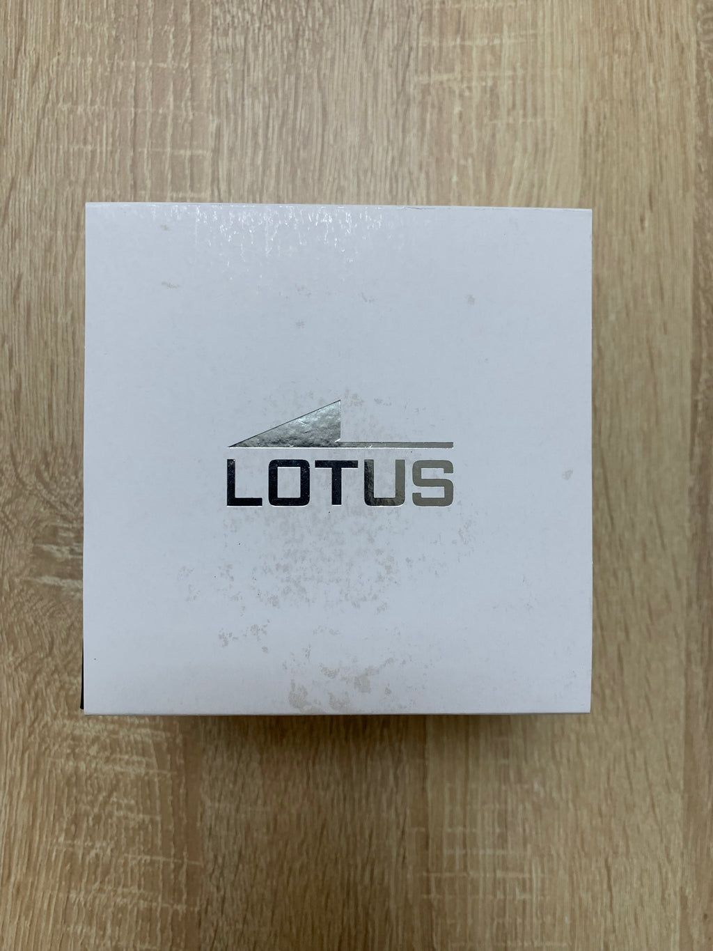 Reloj Lotus Dorado con Caja y Documentación