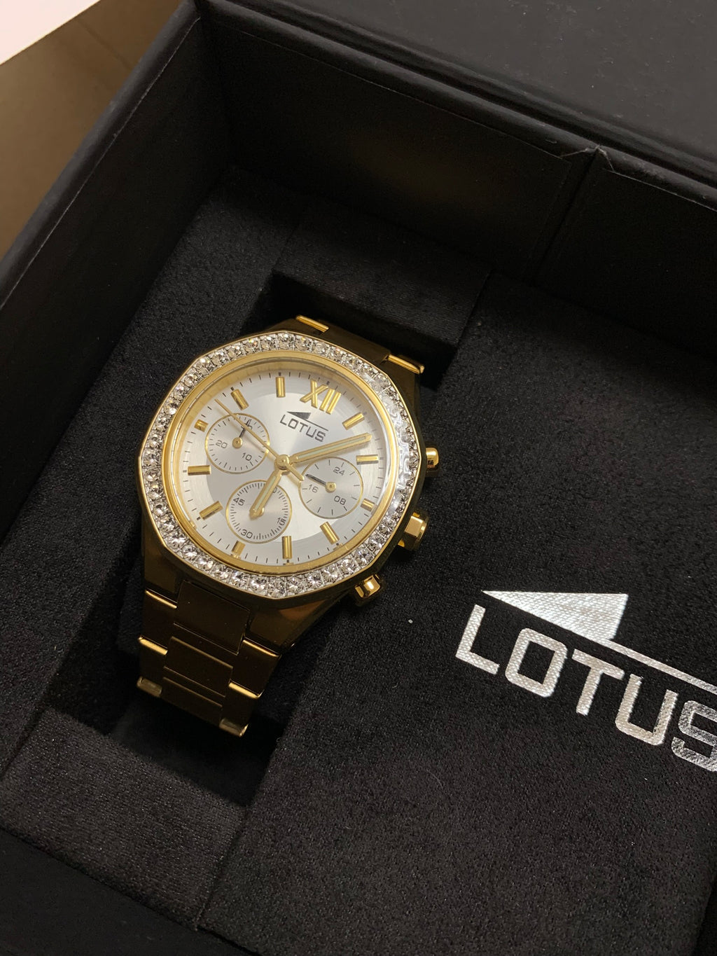 Reloj Lotus Dorado con Caja y Documentación