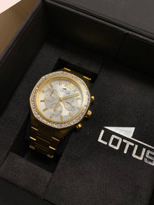 Reloj Lotus Dorado con Caja y Documentación