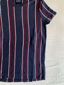 Camiseta Hollister Rayas Marino y Rojo