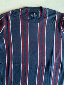 Camiseta Hollister Rayas Marino y Rojo