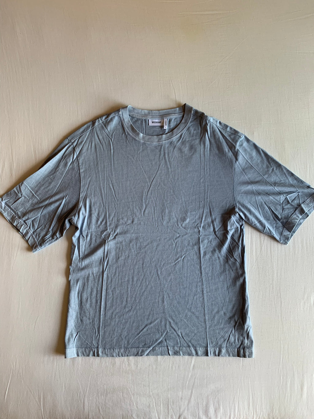 Camiseta Weekday Gris Azulado
