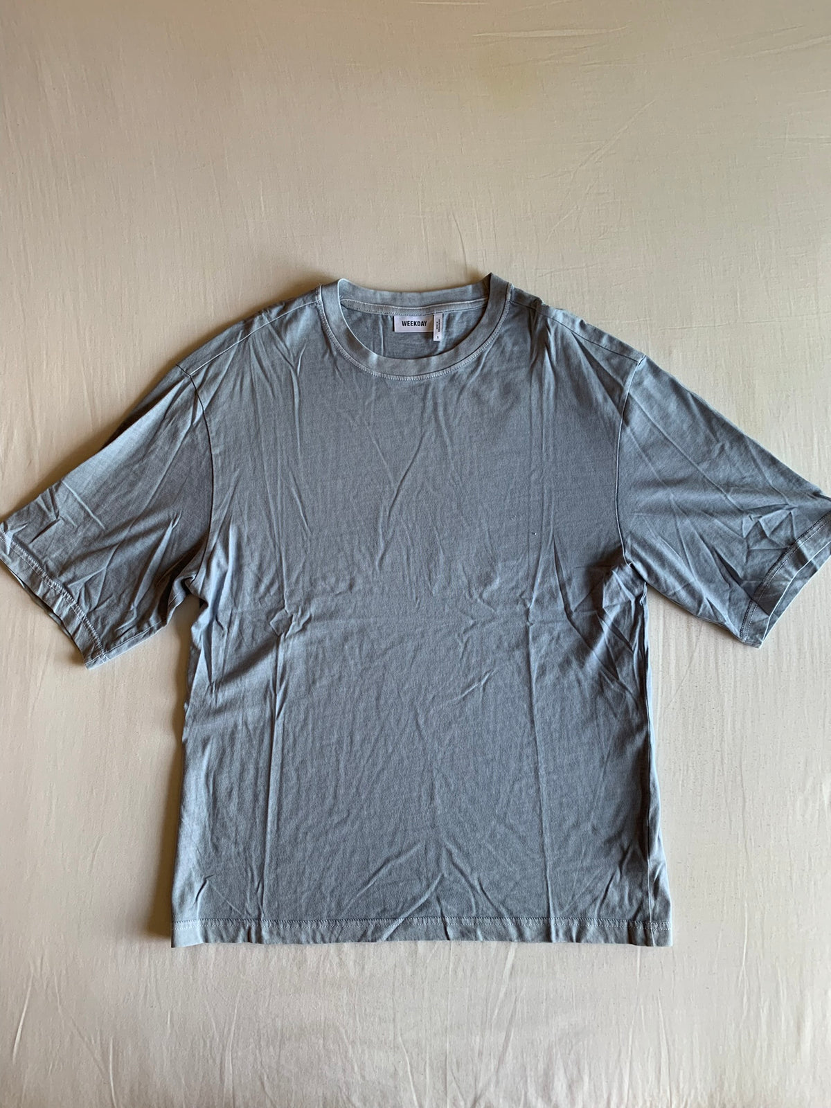 Camiseta Weekday Gris Azulado