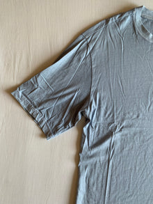 Camiseta Weekday Gris Azulado