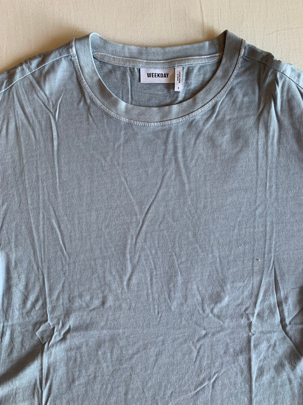 Camiseta Weekday Gris Azulado