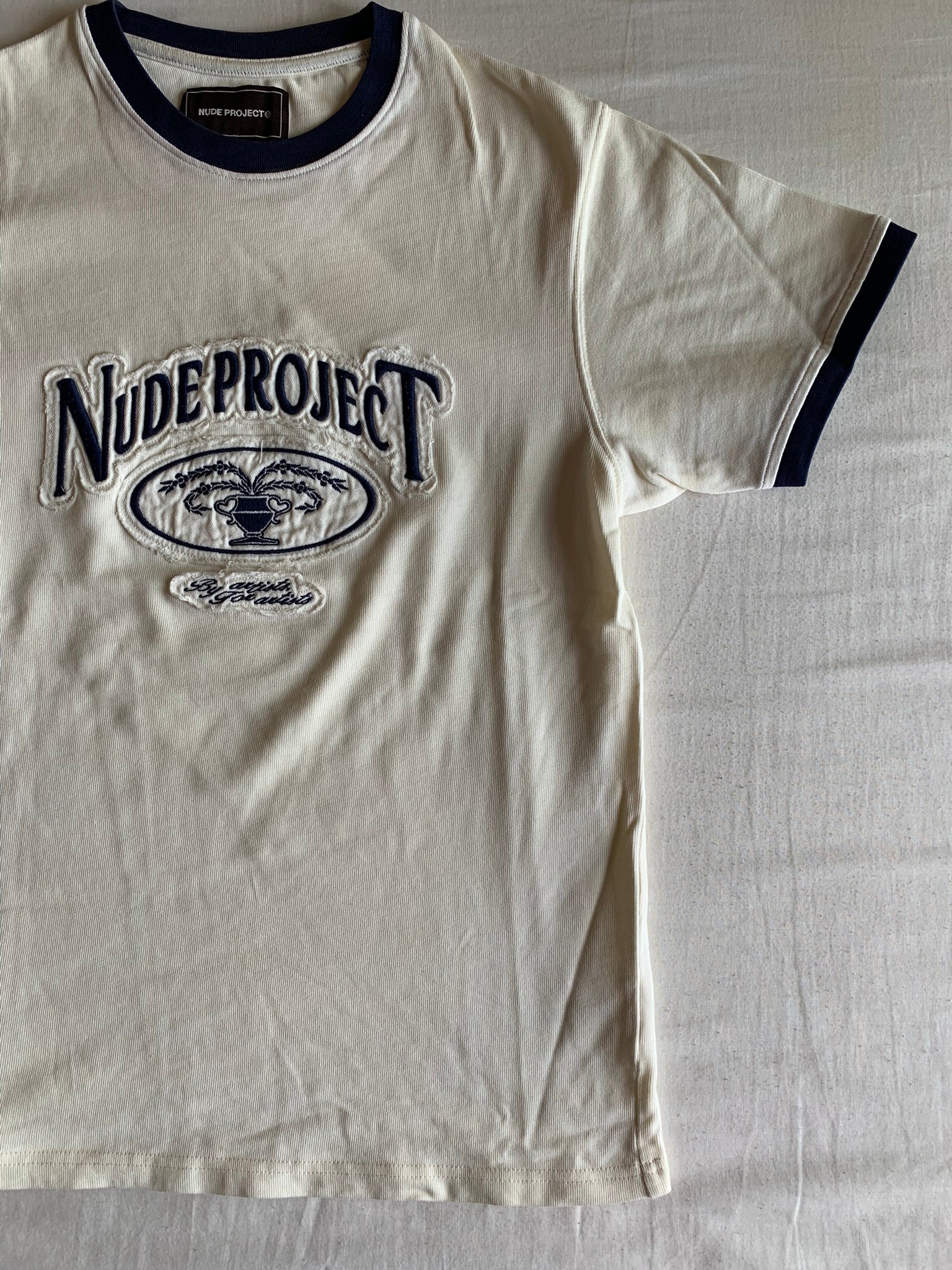 Camiseta Ringer Nude Project Crudo y Marino