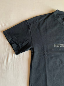 Camiseta Nude Project Negra Boxy