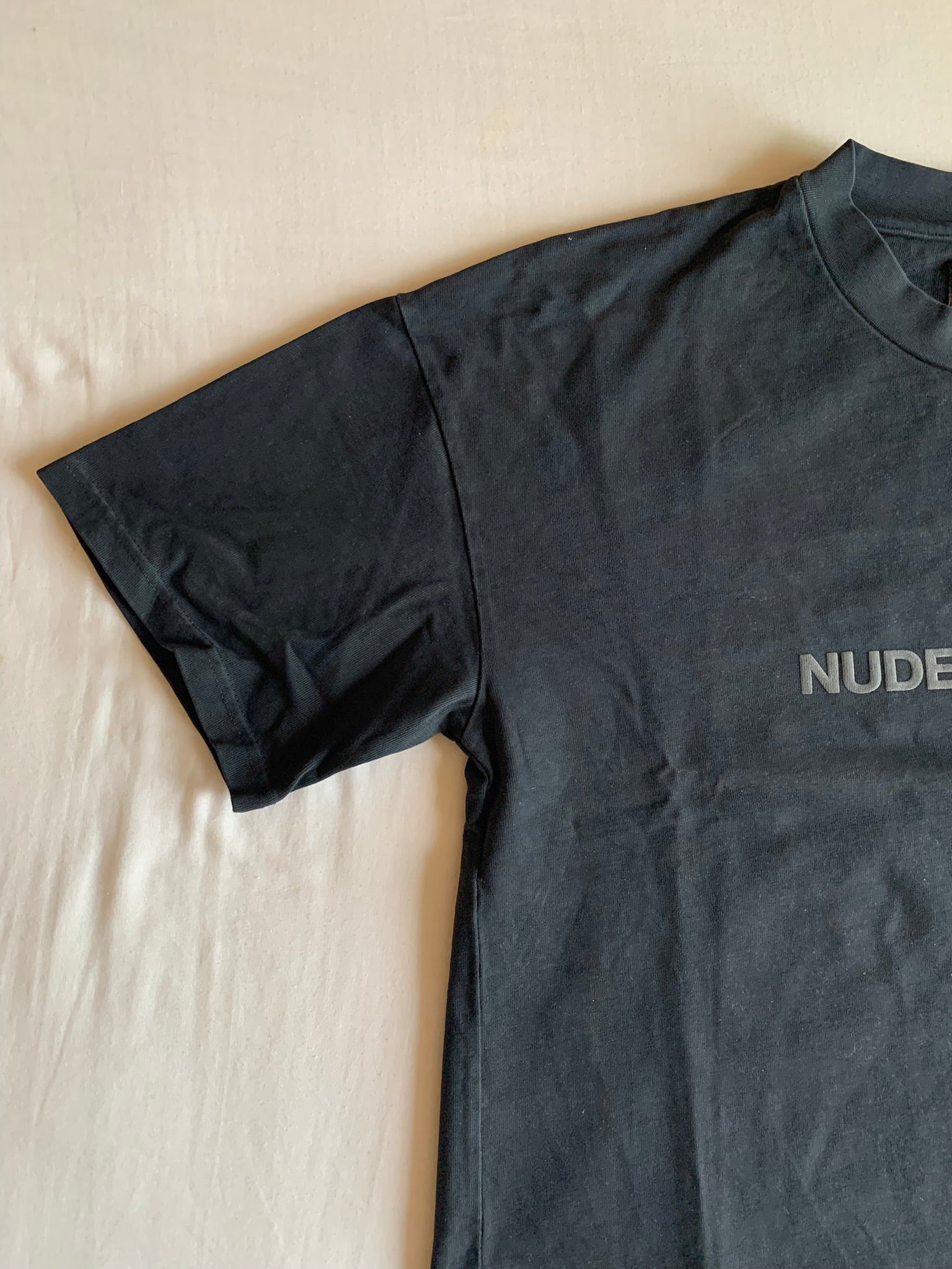 Camiseta Nude Project Negra Boxy
