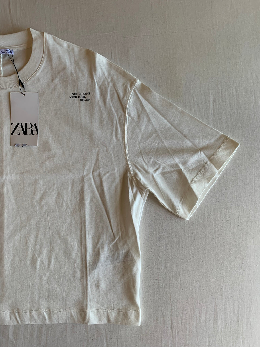Camiseta Zara Our Dreams Need To Be Heard