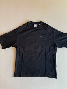 Camiseta Collusion Oversize Negra Tropical Addict