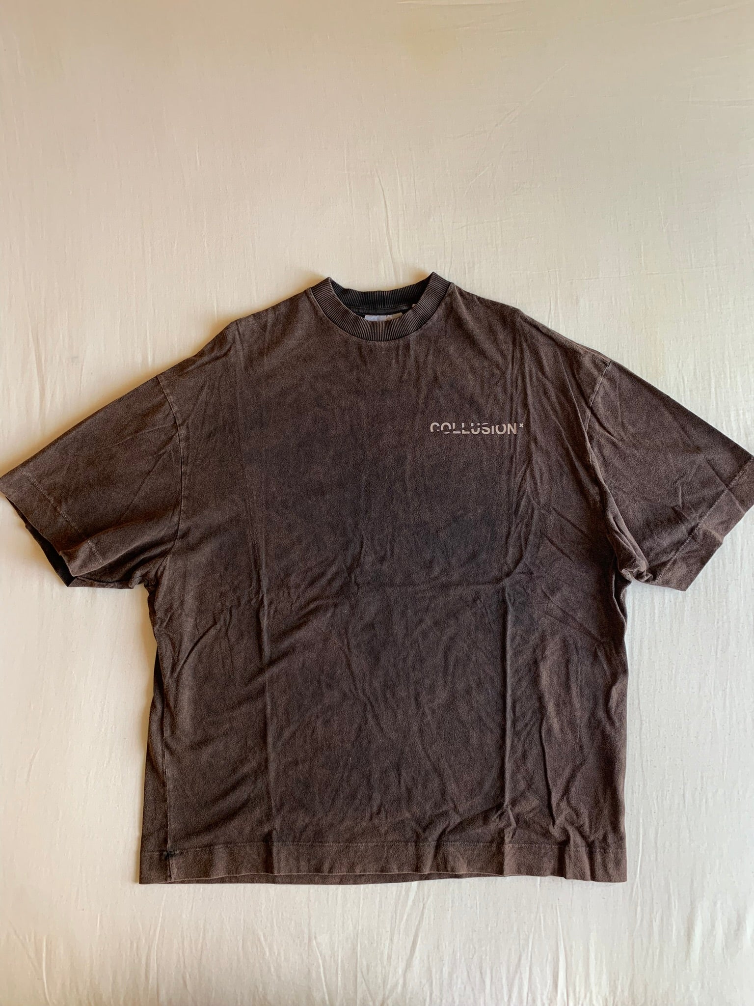 Camiseta Collusion Oversize Marrón