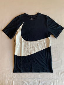 Camiseta Nike Big Swoosh Negra