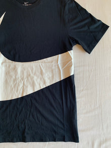 Camiseta Nike Big Swoosh Negra