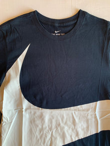 Camiseta Nike Big Swoosh Negra