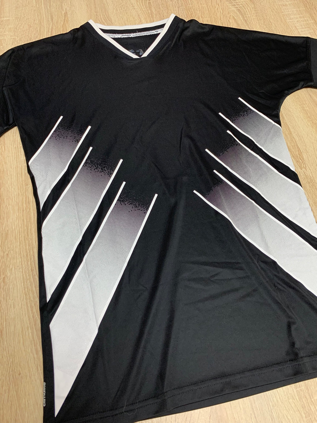 Camiseta Fútbol Adidas Negra Cuello Pico