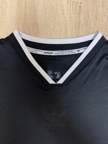Camiseta Fútbol Adidas Negra Cuello Pico