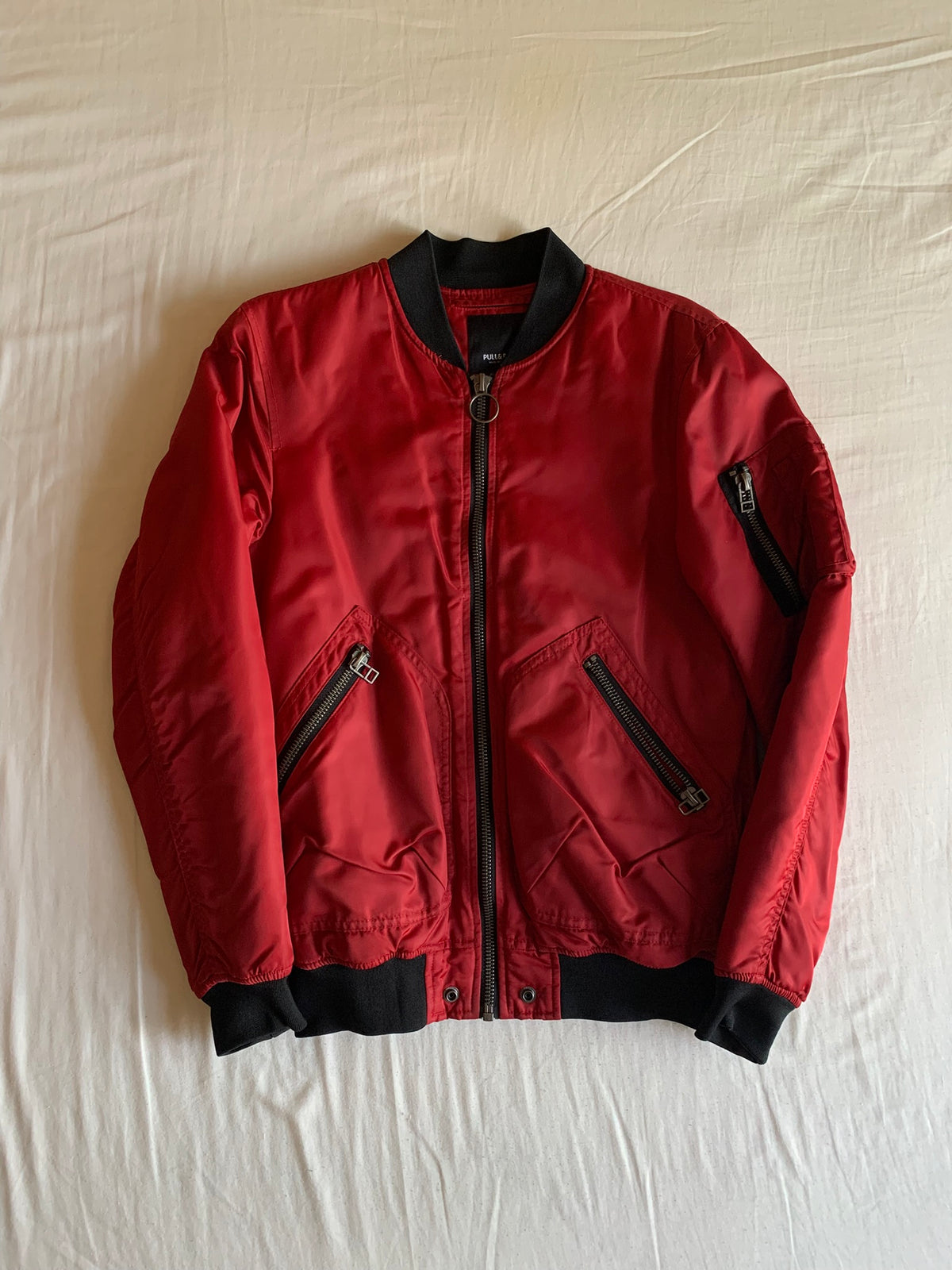 Bomber Pull&Bear Nylon Roja