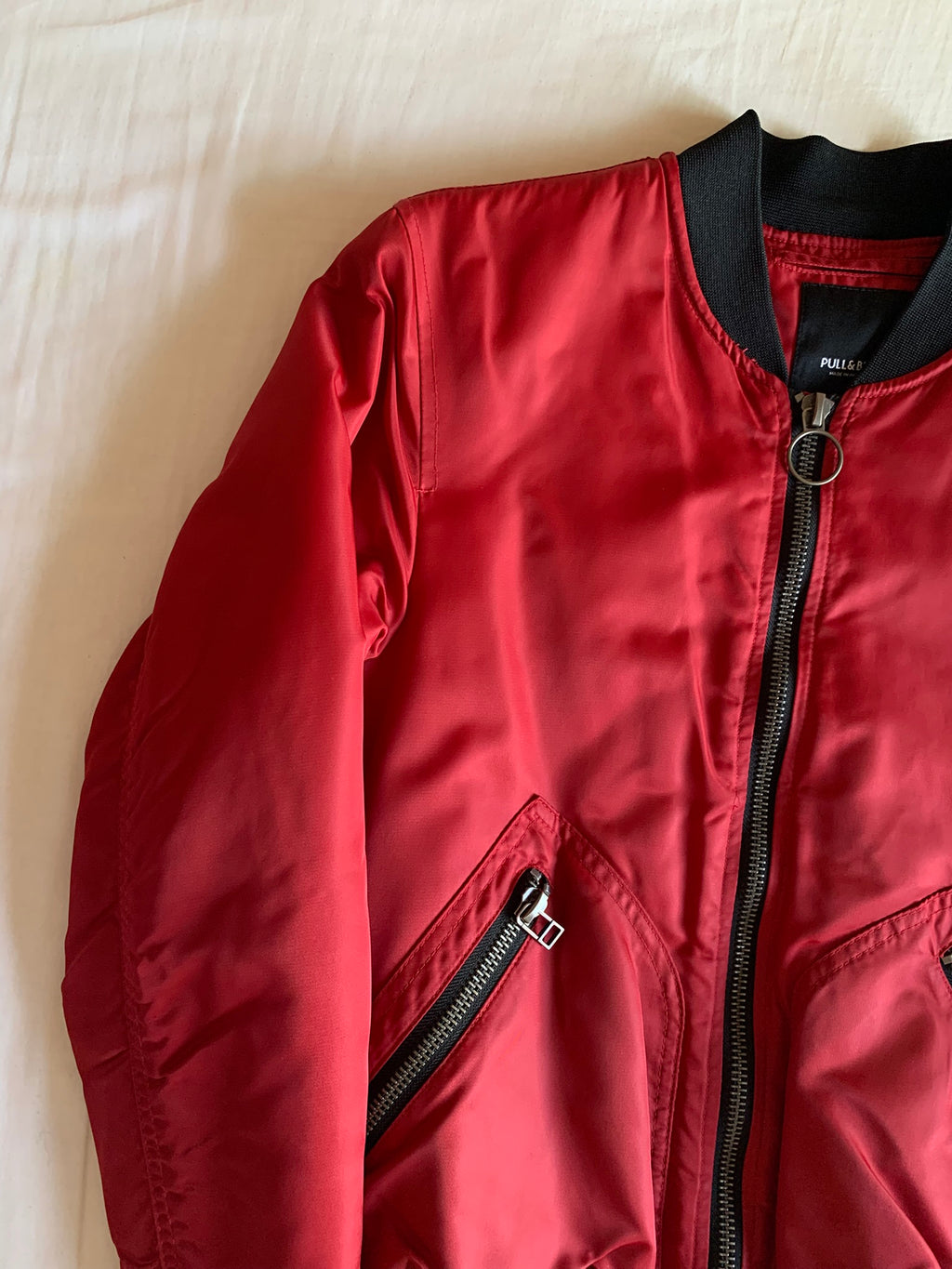 Bomber Pull&Bear Nylon Roja