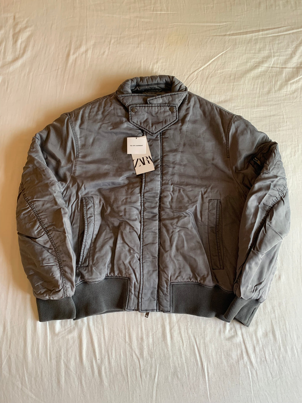 Bomber Zara Nylon Gris y Caqui